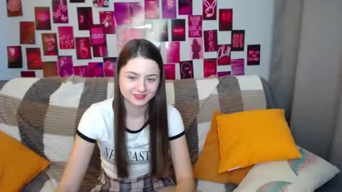 Snapshot of milanaroz chatting on February 27, 9:50 am milanaroz online show from February 27, 9:50 am