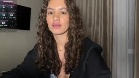 milanasugar online show from April 16, 9:39 pm