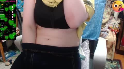 Snapshot of milanasvethoney chatting on March 1, 3:38 pm Luna-- link in bio online show from March 1, 3:38 pm