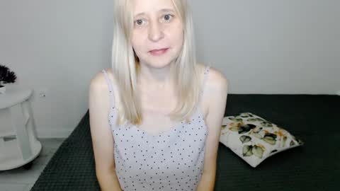 Snapshot of milanav chatting on February 28, 3:48 am Milena online show from February 28, 3:48 am