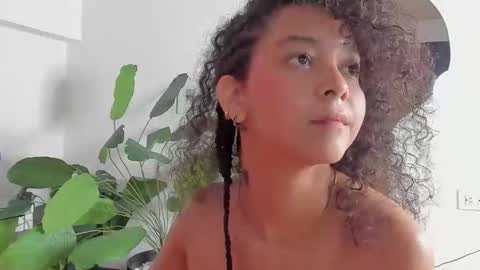 milanx2 online show from March 3, 11:46 pm