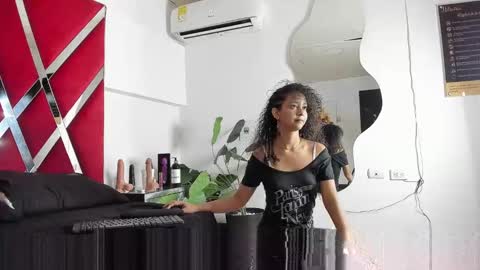 milanx2 online show from February 28, 12:10 am