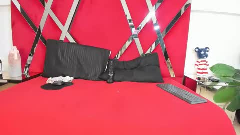 milanx2 online show from November 3, 8:54 pm