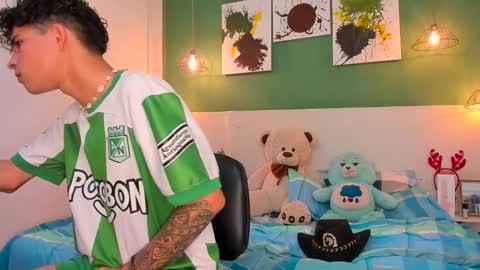 Milcon Thomson online show from December 7, 4:15 am