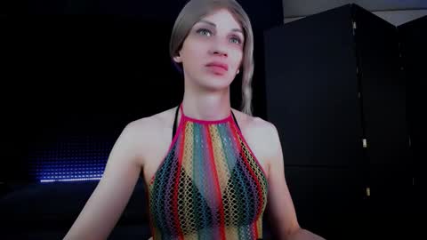 Snapshot of milena_hardy chatting on October 15, 4:49 am Milena Hardy online show from October 15, 4:49 am