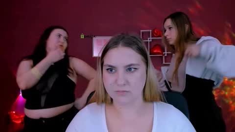 Sweet Miles online show from February 15, 7:45 pm