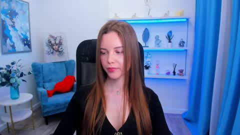 mileygloss online show from April 17, 11:45 am