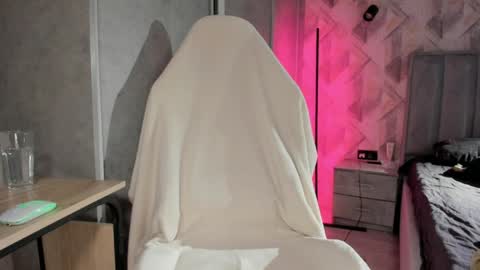 Maria online show from April 2, 10:33 am