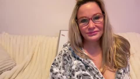MIlf Goddess online show from March 8, 4:56 am