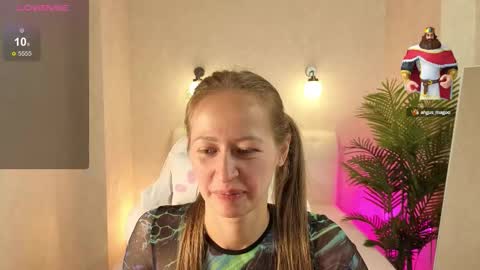 Snapshot of milfcruze chatting on October 4, 4:54 am milfcruze online show from October 4, 4:54 am