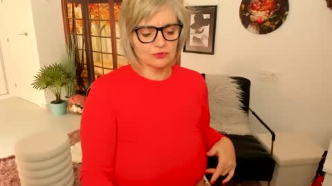 Snapshot of milfelladd69 chatting on February 27, 10:11 am MilfElla online show from February 27, 10:11 am