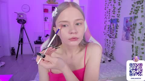 Milia online show from December 19, 10:32 pm