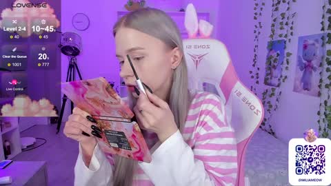 Milia online show from December 22, 1:23 am