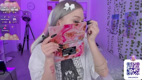 Milia online show from December 22, 11:20 pm