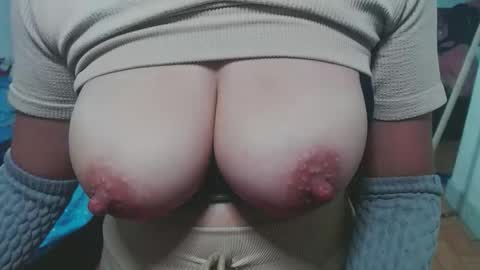 milk_women_dirty20 online show from February 17, 9:58 pm