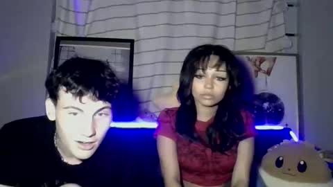 Snapshot of milkandhoneybby chatting on October 1, 2:32 am Honey online show from October 1, 2:32 am