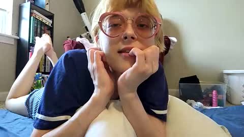 MilkandHoney online show from March 13, 8:12 pm