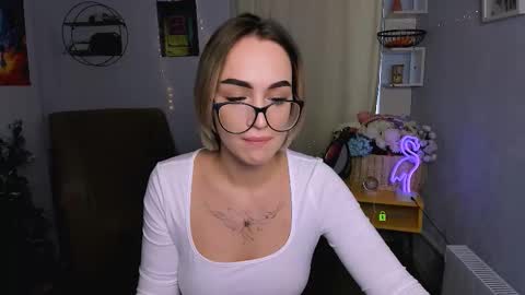 Mila online show from February 3, 6:51 am