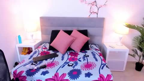 milky__boobs699 online show from March 6, 1:10 pm