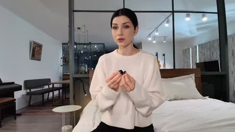 milla bella online show from March 14, 9:41 pm