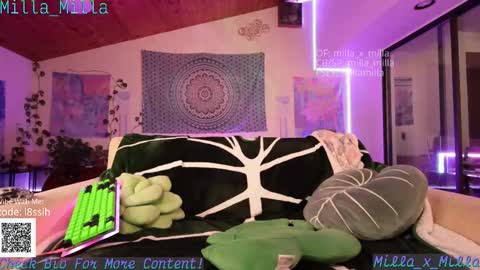 milla_milla online show from October 19, 5:23 am