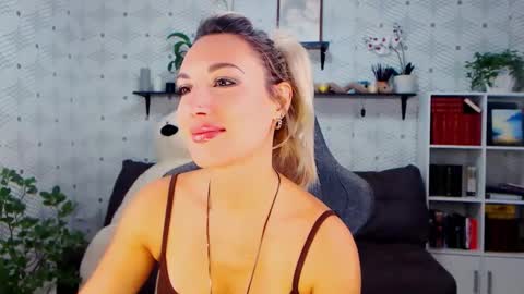 MillaXQueen online show from October 24, 1:23 pm