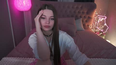 Snapshot of mille_joy chatting on February 9, 12:06 am Mille online show from February 9, 12:06 am
