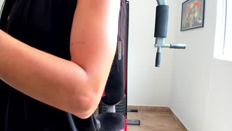 Snapshot of miller_fit_ chatting on December 3, 5:17 pm Lissa online show from December 3, 5:17 pm