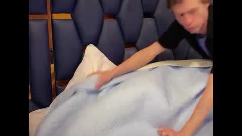 SlimnHungOH online show from November 18, 5:49 pm