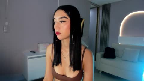 Snapshot of millieskinny_ chatting on October 15, 11:16 pm Ana Maria online show from October 15, 11:16 pm