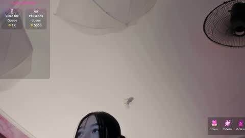 Snapshot of millieskinny_ chatting on March 7, 9:17 pm Ana Maria online show from March 7, 9:17 pm