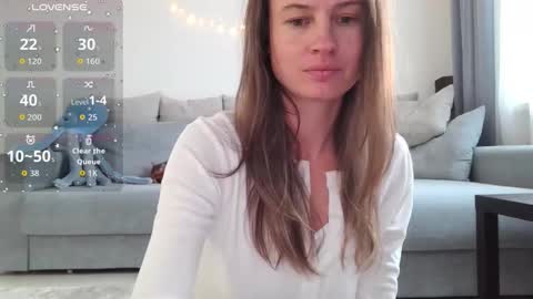 milly_browski online show from October 22, 1:24 pm