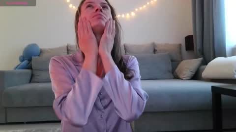 Snapshot of milly_browski chatting on October 20, 1:49 pm milly_browski online show from October 20, 1:49 pm