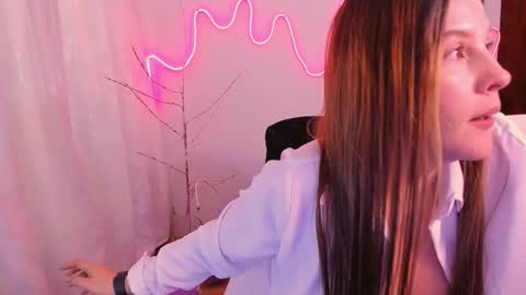 millysandlerr online show from October 15, 6:09 pm