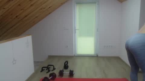 milusea online show from October 2, 12:37 pm