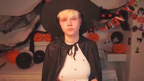 Sonya online show from November 1, 1:32 pm