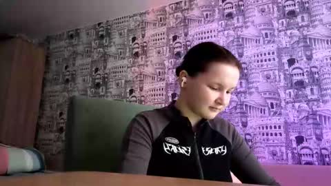 Mia online show from January 18, 7:06 am