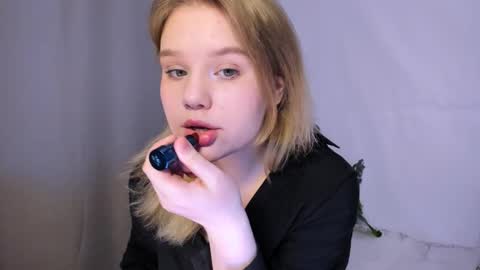 hi Im Mina  online show from March 10, 1:12 am