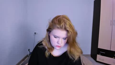 hi Im Mina  online show from November 24, 1:59 am