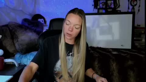 Mindy Mars online show from September 24, 2:57 pm