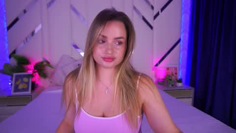 minifox_ online show from September 27, 6:11 am