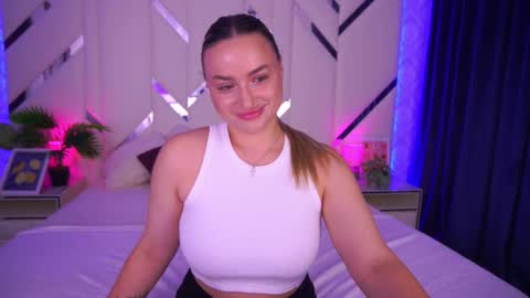 minifox_ online show from October 1, 6:34 am