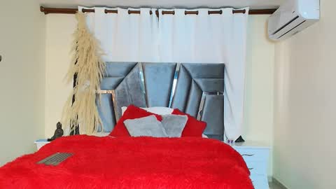 minilove_01 online show from October 1, 1:10 pm