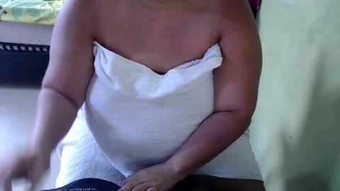 Snapshot of minnie_bbw69 chatting on February 22, 12:18 pm Andrea online show from February 22, 12:18 pm