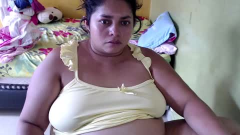 Snapshot of minnie_bbw69 chatting on February 25, 2:37 pm Andrea online show from February 25, 2:37 pm