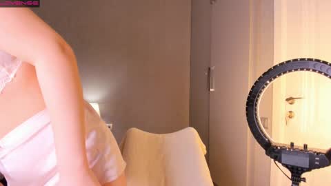 Snapshot of minnie_jin chatting on March 1, 1:29 pm minnie_jin online show from March 1, 1:29 pm