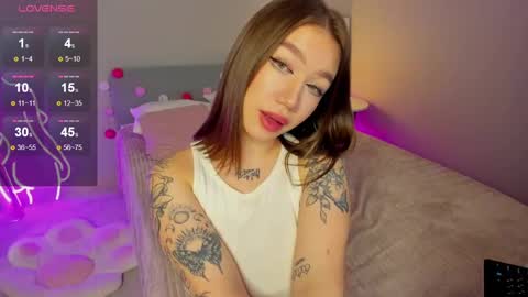 Minnie West online show from December 14, 4:34 am