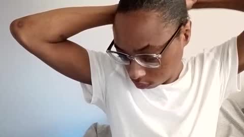 minniehunney online show from February 26, 8:50 am