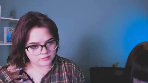 Darling Mira online show from December 5, 7:55 pm