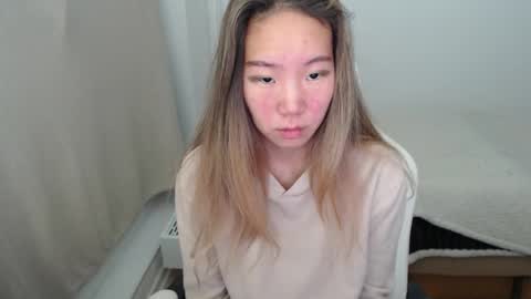 mira_g online show from November 27, 1:41 pm